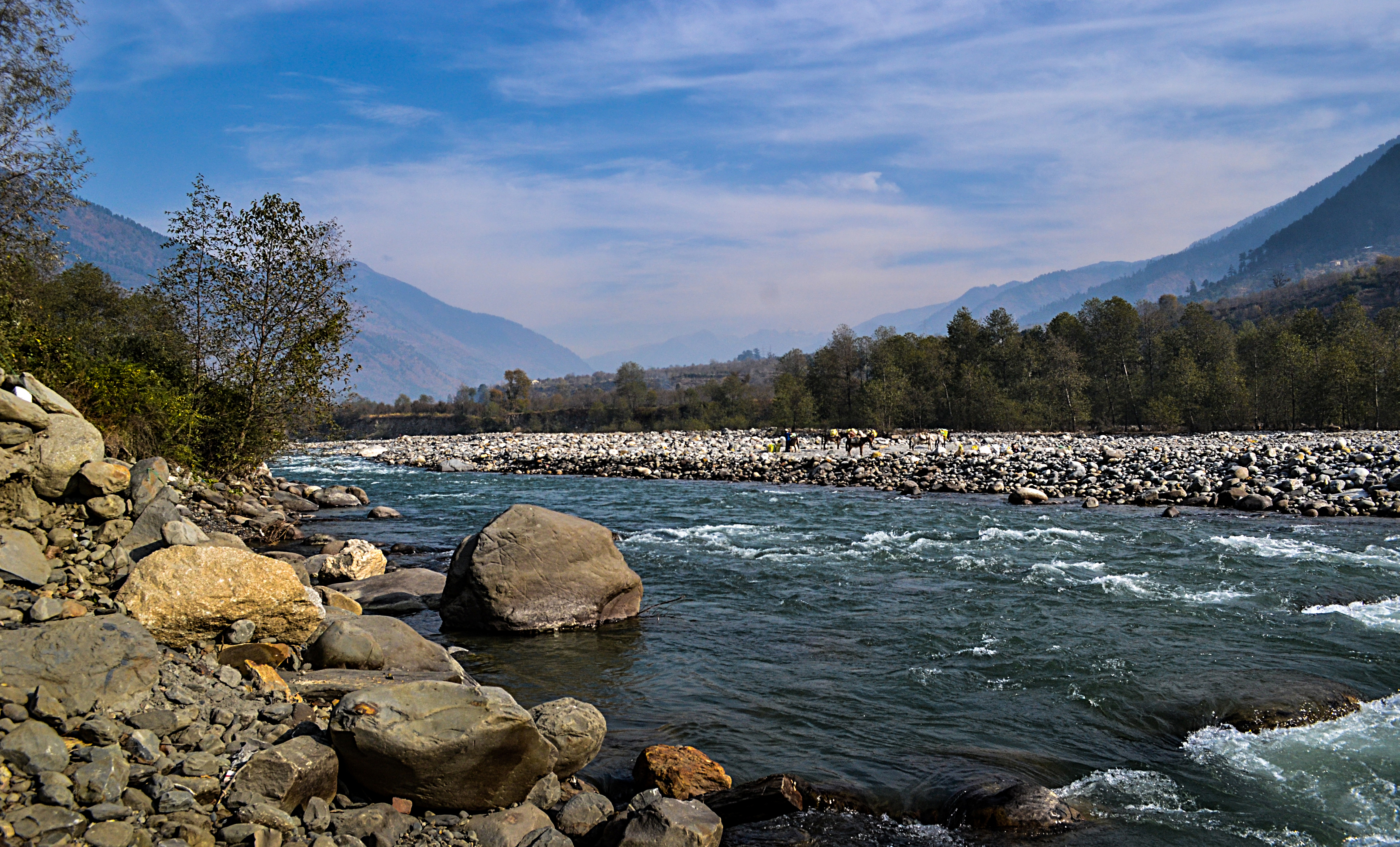4_Beas_River_Kullu_south_of_Manali_Himachal_Pradesh_India